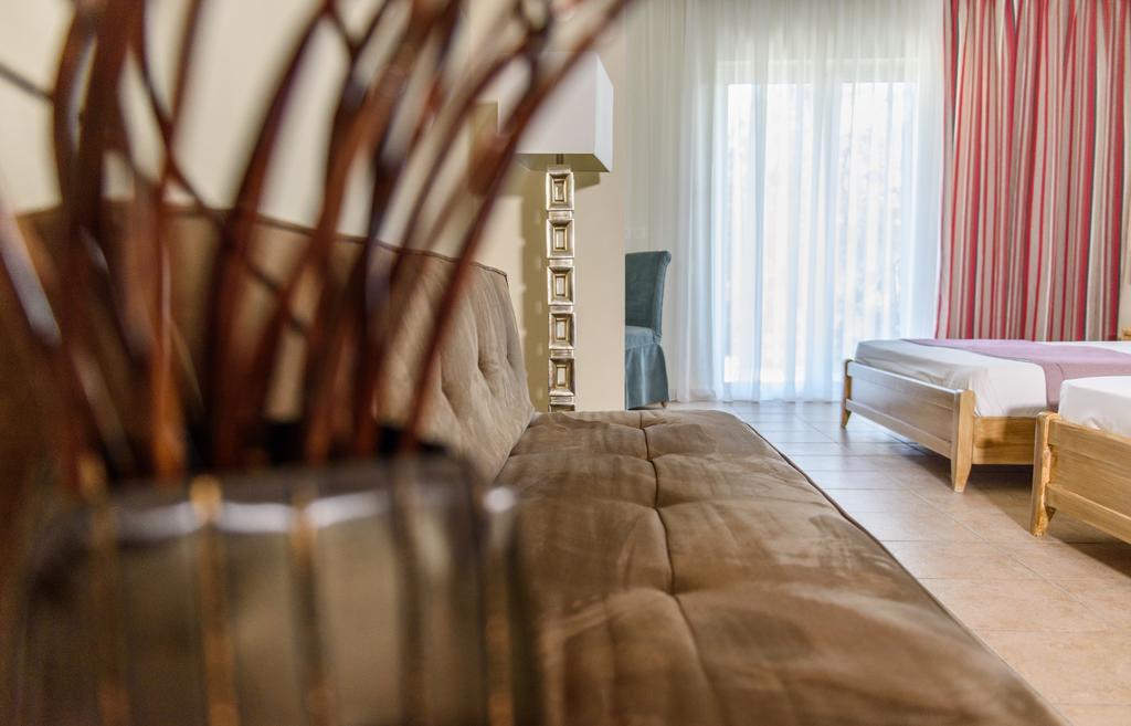 Alkion Hotel กริโอปียี ภายนอก รูปภาพ
